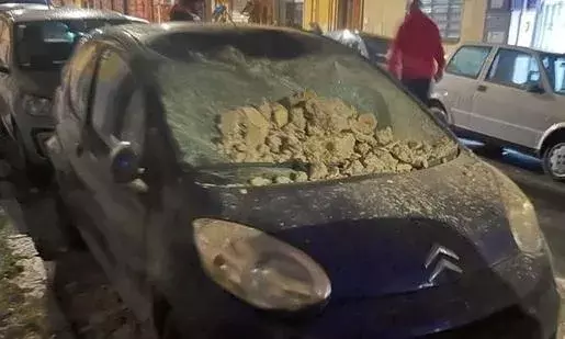 The greatest earthquake to strike an Italian village in forty years causes terrified people to camp outside.