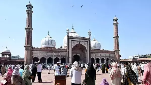 Scammers take advantage of Ramadan: Reports show an increase in phony charity and cryptocurrency offers while Muslims observe fasts.