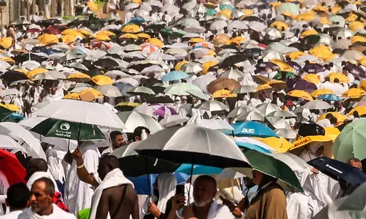 Kerala CM urges Centre to regulate high airline ticket prices for Haj pilgrims