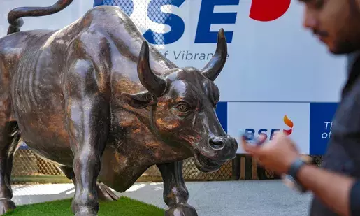Todays Sensex and Nifty: Concerns about Trumps April 2 tariffs cause stock markets to plummet