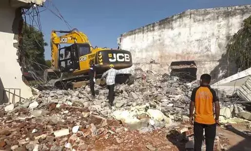 21 killed, six injured in boiler blast at illegal factory in Gujarat