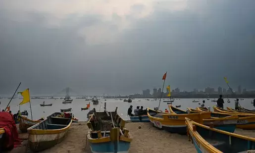Mumbai weather: IMD issues rainfall, thunderstorm warning for next 3-4 hours