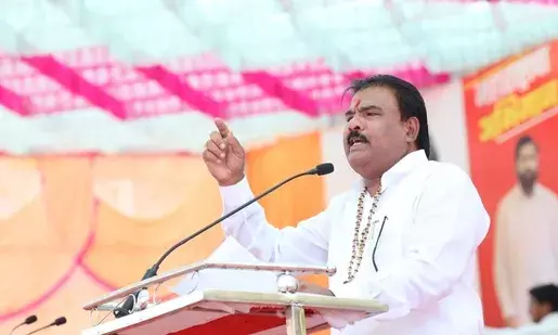 Shiv Sena MLA expresses regret over comments on police after CM Fadnavis rebuke