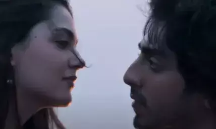 Saiyaara Teaser: Ahaan Panday & Aneet Paddas Passionate Heartbreak