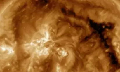 Strong Solar Flare Triggers Geomagnetic Storms, Auroras Expected in Southern Skies