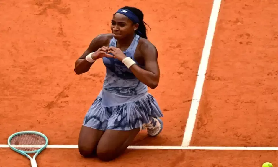Coco Gauff fights back to beat Aryna Sabalenka to French Open crown