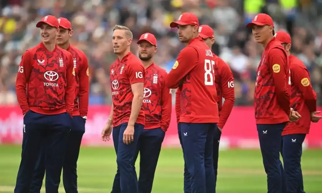 Cricket-England chase down big total to seal T20 series against Windies