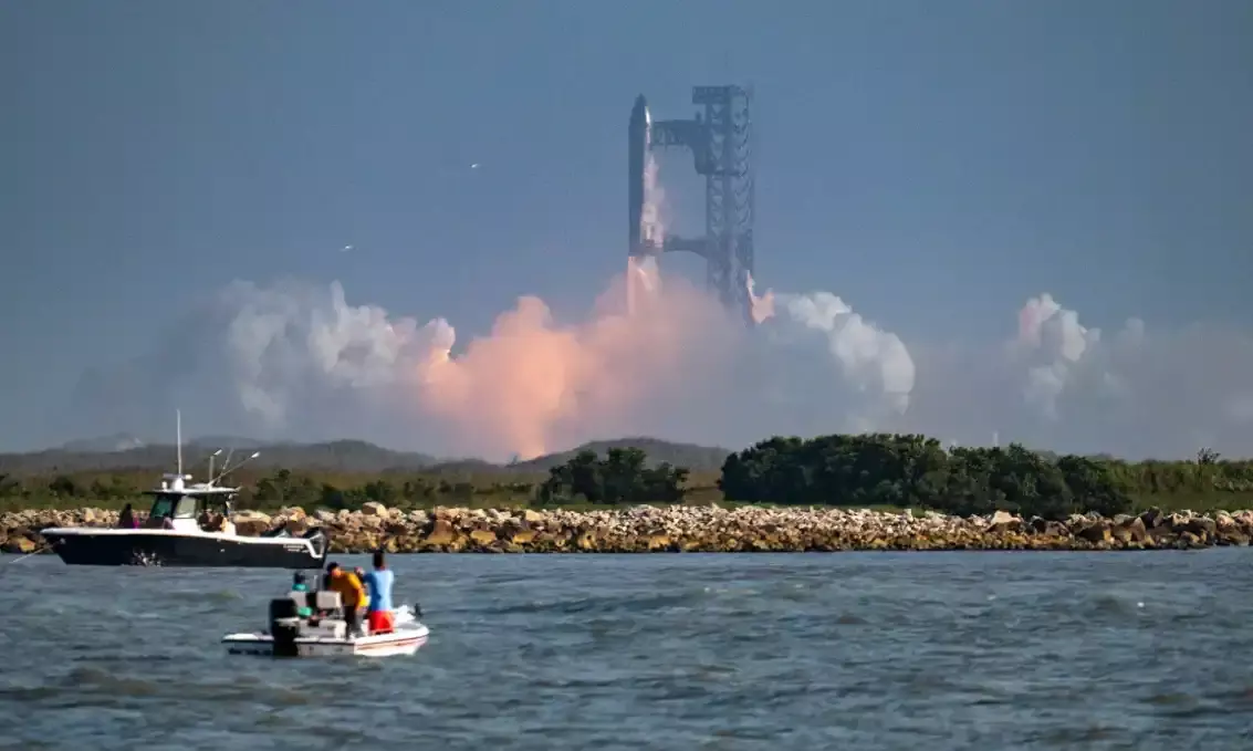 Massive Rocket Blast Raises Doubts Over Musk’s Mars Ambitions